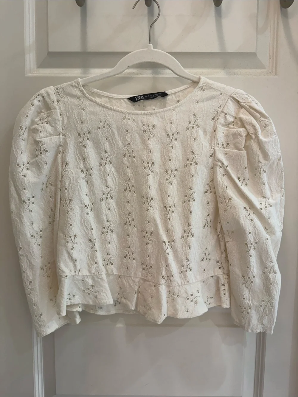 Zara Cream Eyelet Puff-Sleeve Peplum Blouse Size Small